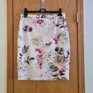 TU White floral skirt, size 18 uk